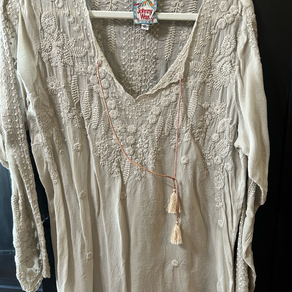 Johnny Was Beige Floral Embroidered Blouse